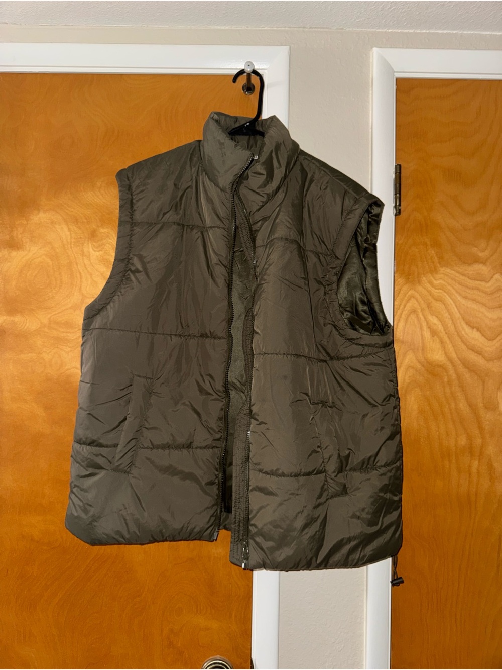 Women’s Olive Oversize Puffer Vest